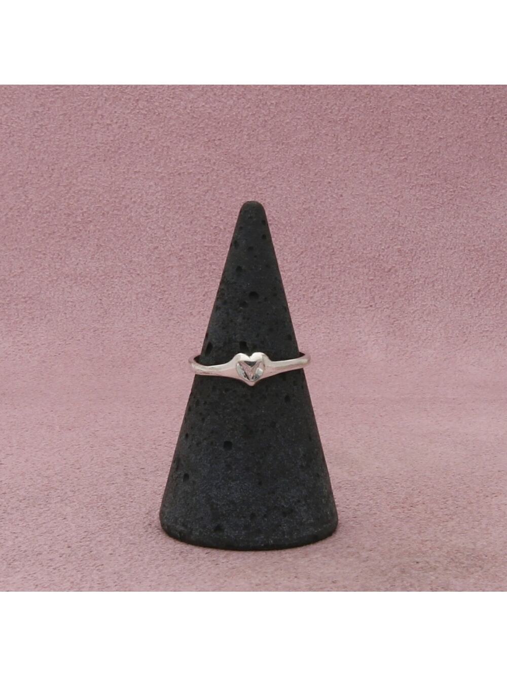 sterling silver dainty diamond-cut heart ring size 5.75